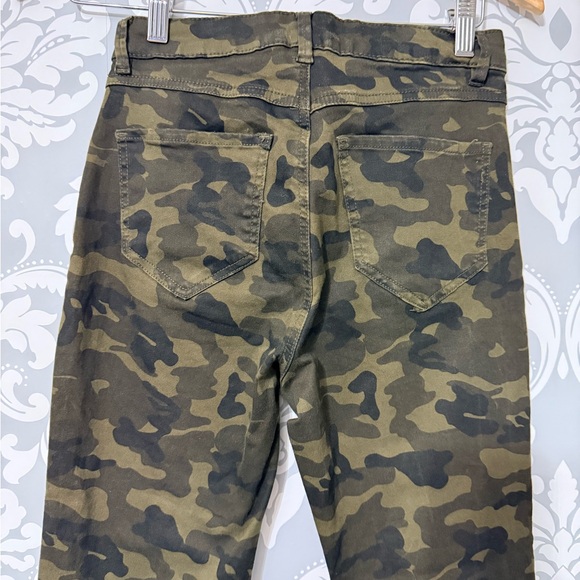 • 4/$25- SWS Camo Cali Ultra High Rise Skinny Jeans - Picture 5 of 5